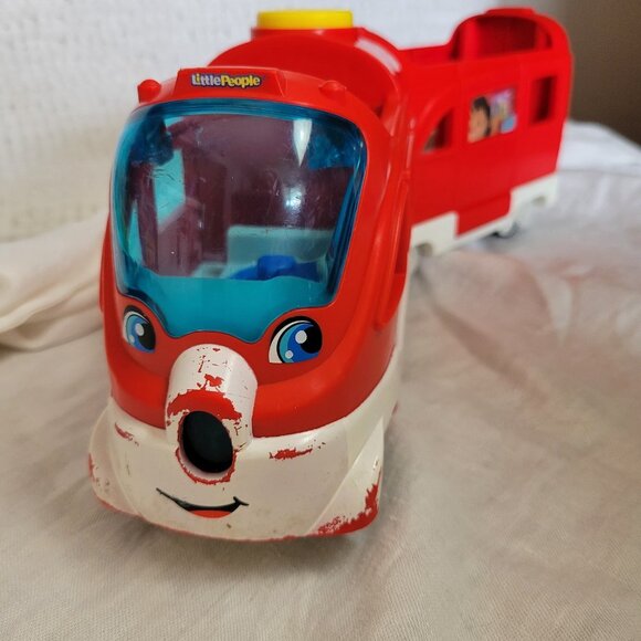 Fisher Price Little People Friendly Passenger Sounds Train 2016 Engine & Car - Picture 4 of 13